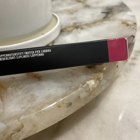 More To Love Color-lip liner - Picture 5 of 6